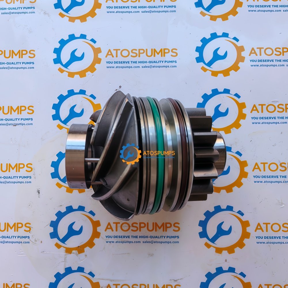 JOHN DEERE water pump RE521503